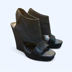 Vince Camuto Women’s 8M Black Wedges